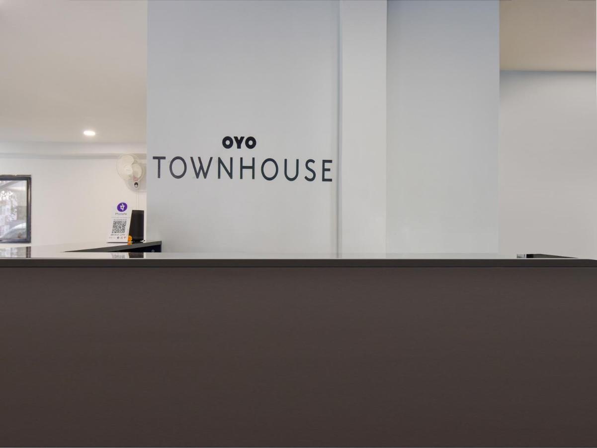 Oyo Townhouse 498 Hotel Western Nagpur Bagian luar foto