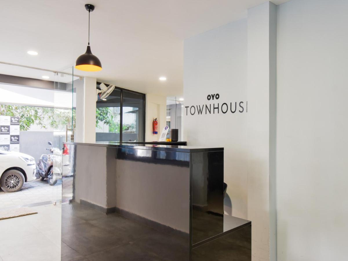 Oyo Townhouse 498 Hotel Western Nagpur Bagian luar foto